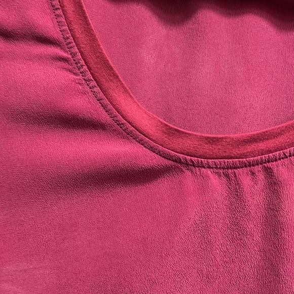 Iris & Ink Tank Top in Burgundy Silk Dark red - Picture 3 of 5